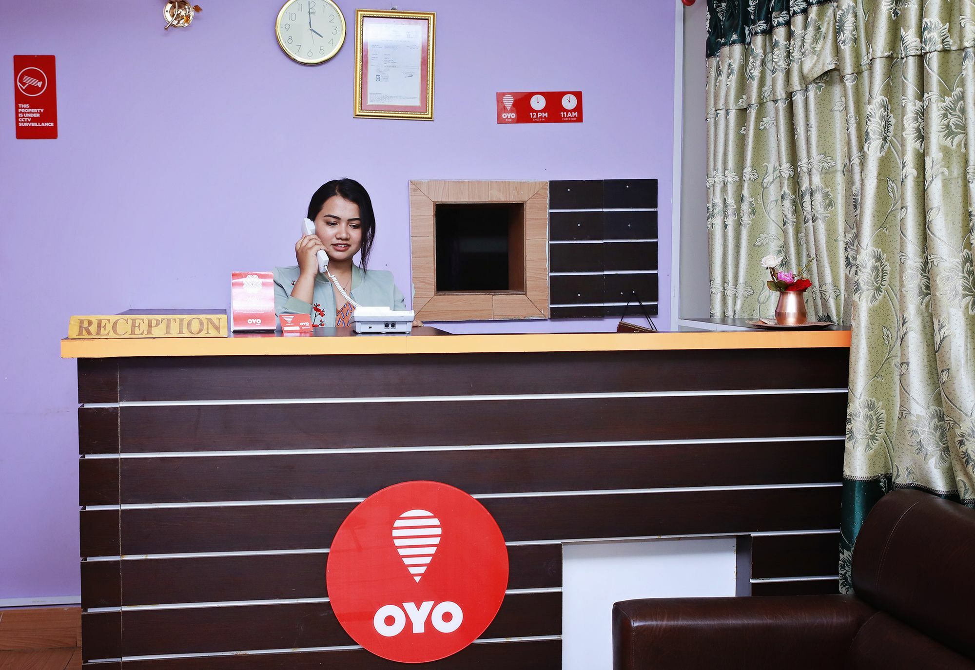 Oyo 575 Api Suites Ποκάρα Εξωτερικό φωτογραφία