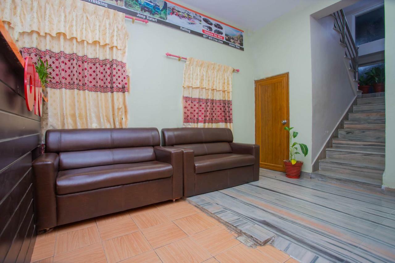 Oyo 575 Api Suites Ποκάρα Εξωτερικό φωτογραφία